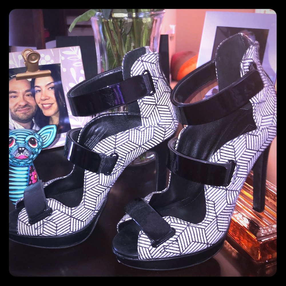 BCBG Heels. 9.5